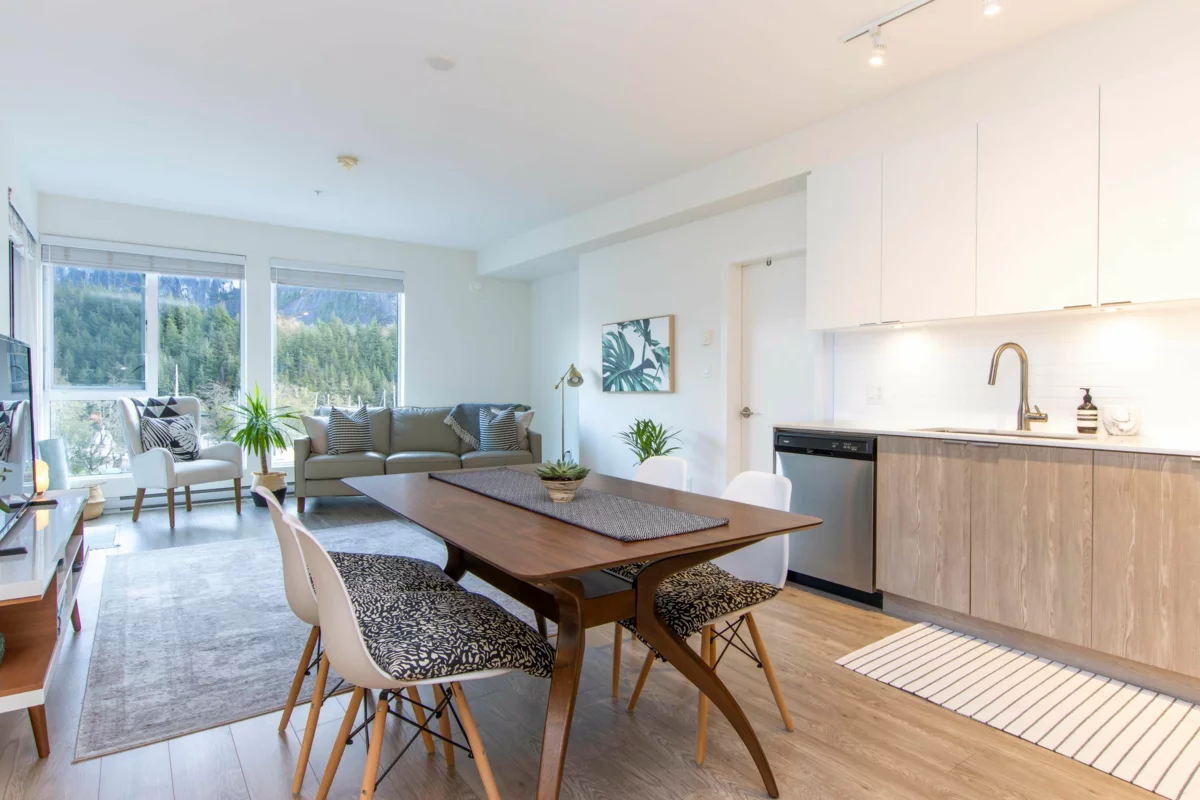 Living Room Photo of 508 37881 Cleveland Avenue, Squamish, BC