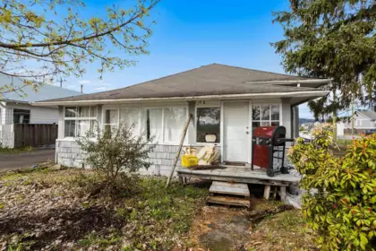 34595 2 Avenue, Abbotsford, BC