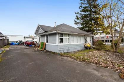 34595 2 Avenue, Abbotsford, BC