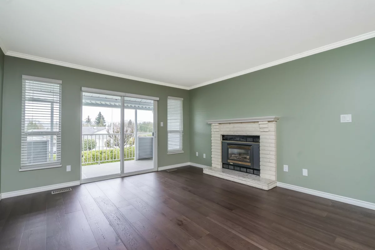 Basement Recreation Room Photo of 4 2989 Trafalgar Street, Abbotsford, BC