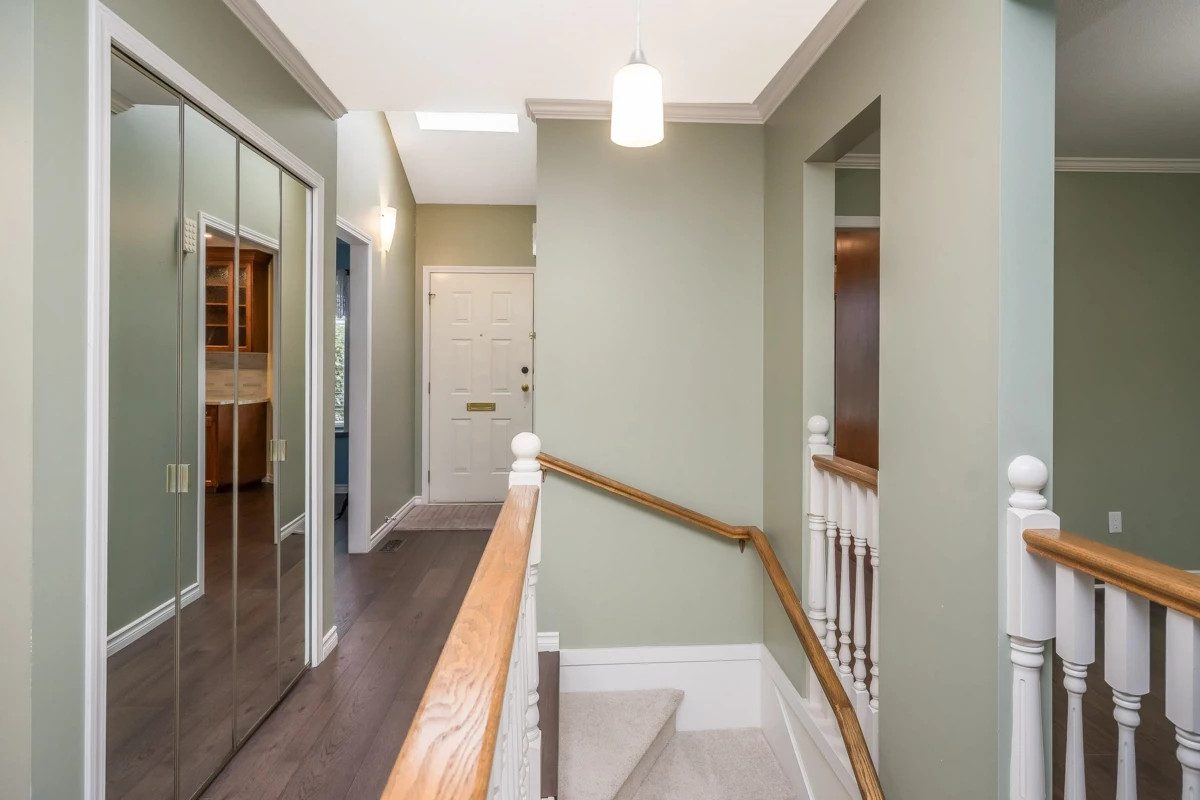 Breakfast Nook Photo of 4 2989 Trafalgar Street, Abbotsford, BC