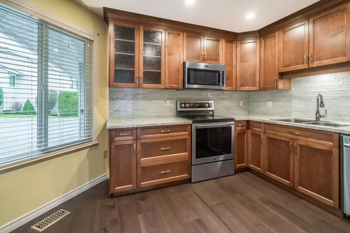 Dining Area Photo of 4 2989 Trafalgar Street, Abbotsford, BC