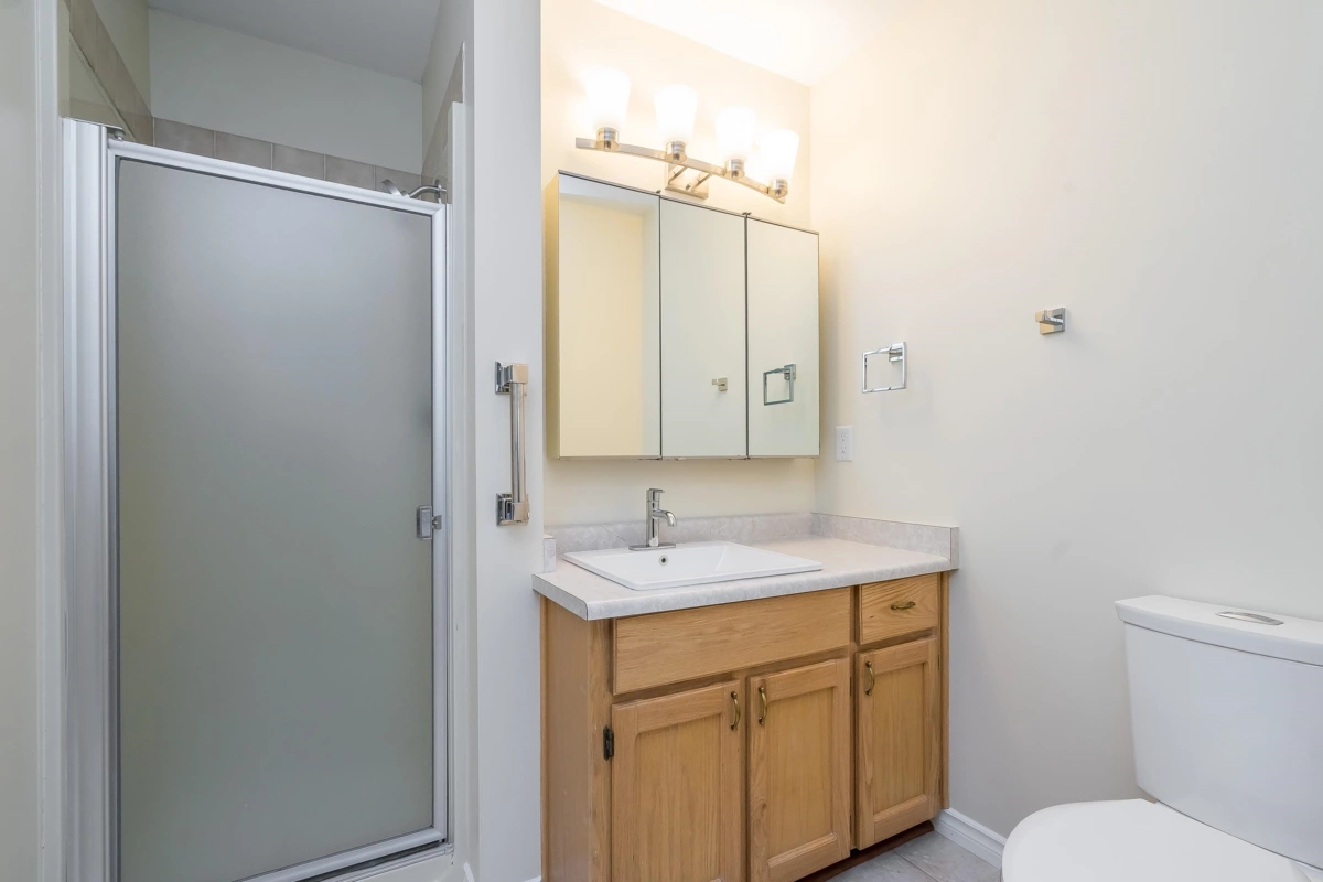 Hallway Photo of 4 2989 Trafalgar Street, Abbotsford, BC