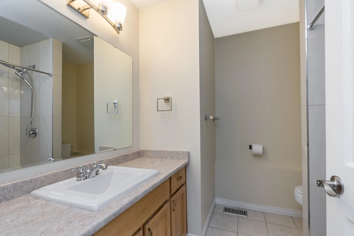 Laundry Room Photo of 4 2989 Trafalgar Street, Abbotsford, BC