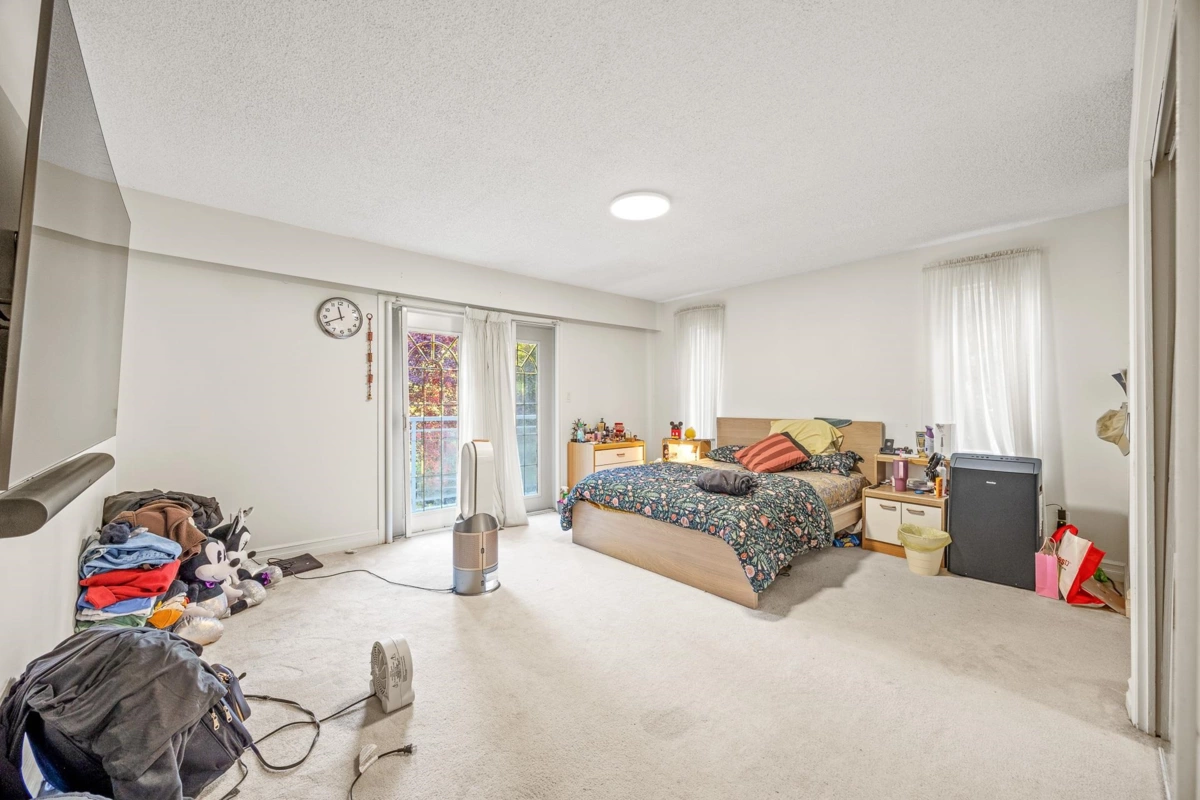 Basement Recreation Room Photo of 13838 Crescent Road, Surrey, BC