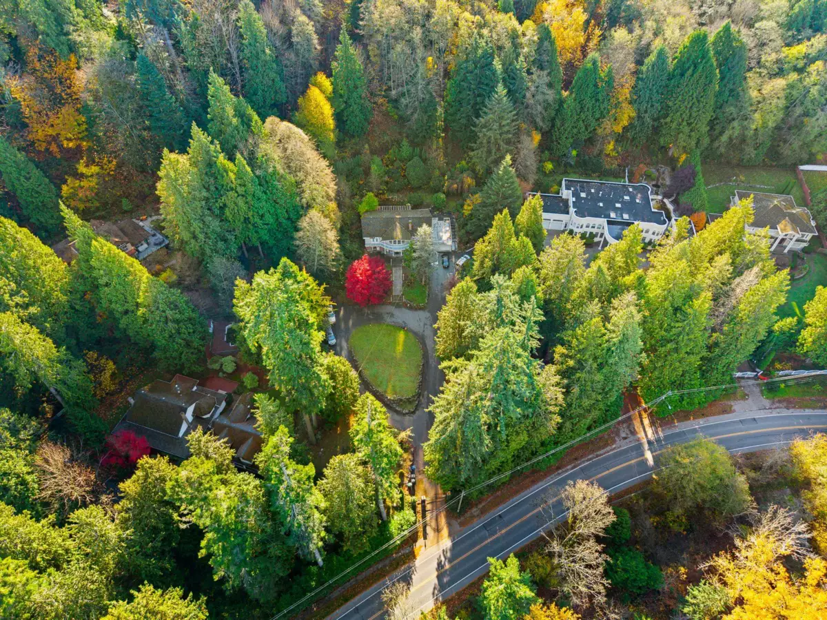 Family Room Photo of 13838 Crescent Road, Surrey, BC