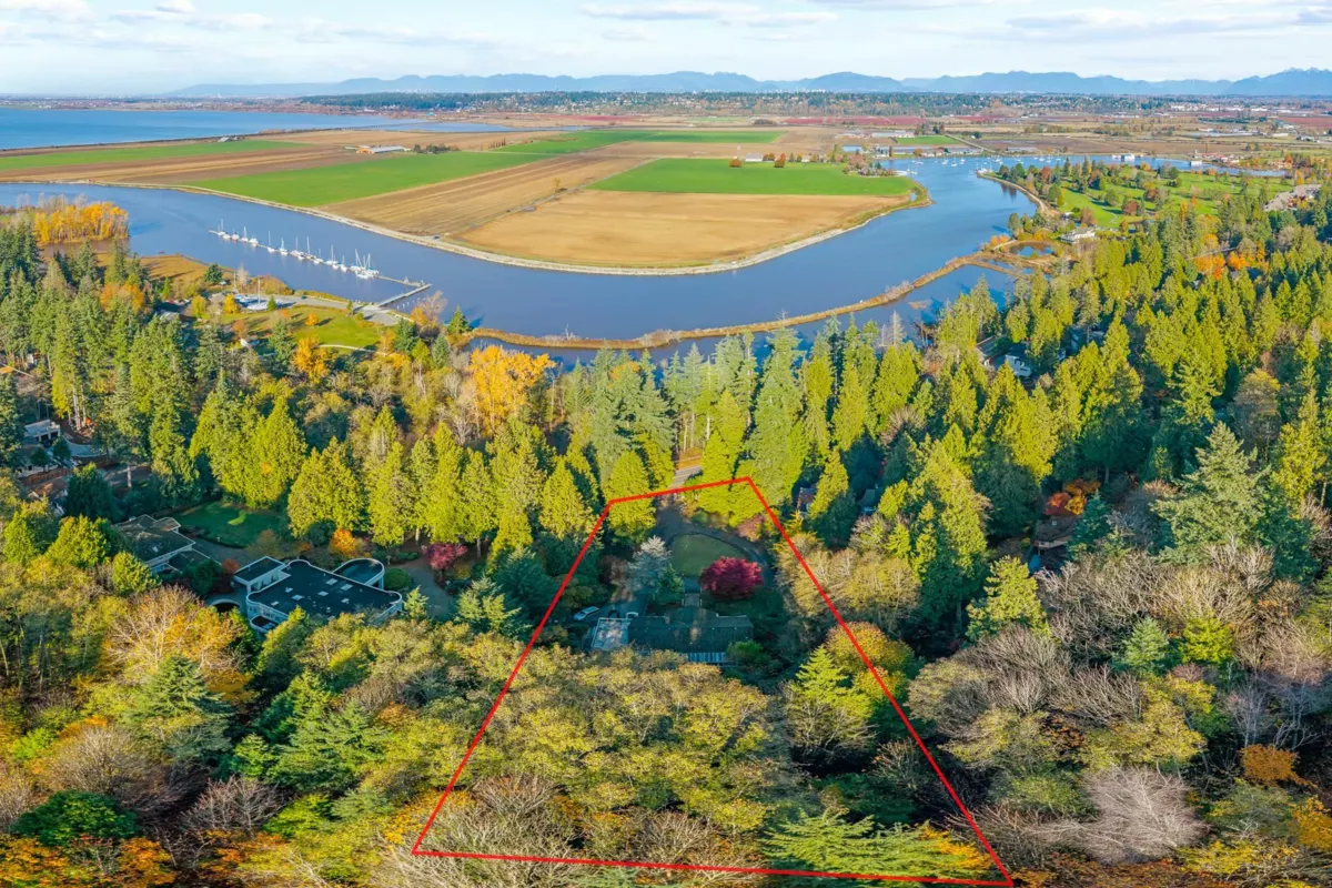 Fitness Center Photo Near 13838 Crescent Road, Surrey, BC
