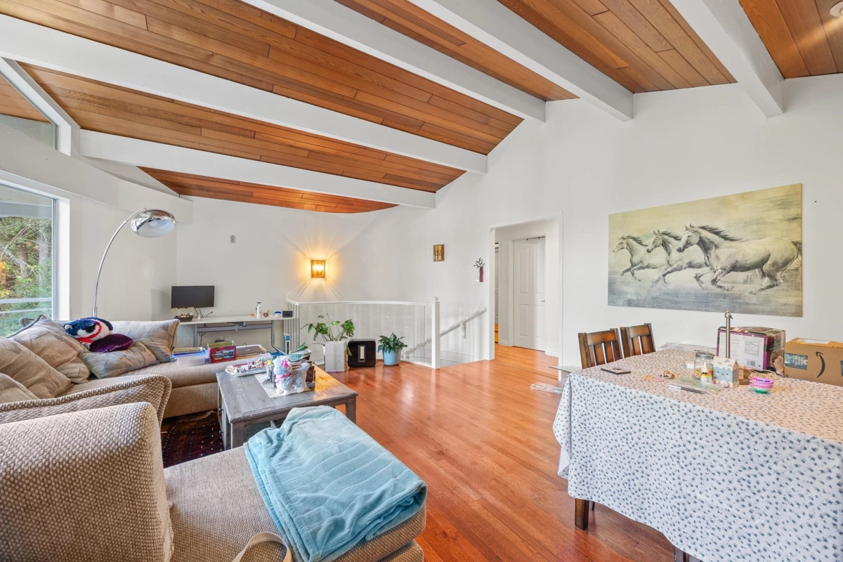 Hallway Photo of 13838 Crescent Road, Surrey, BC