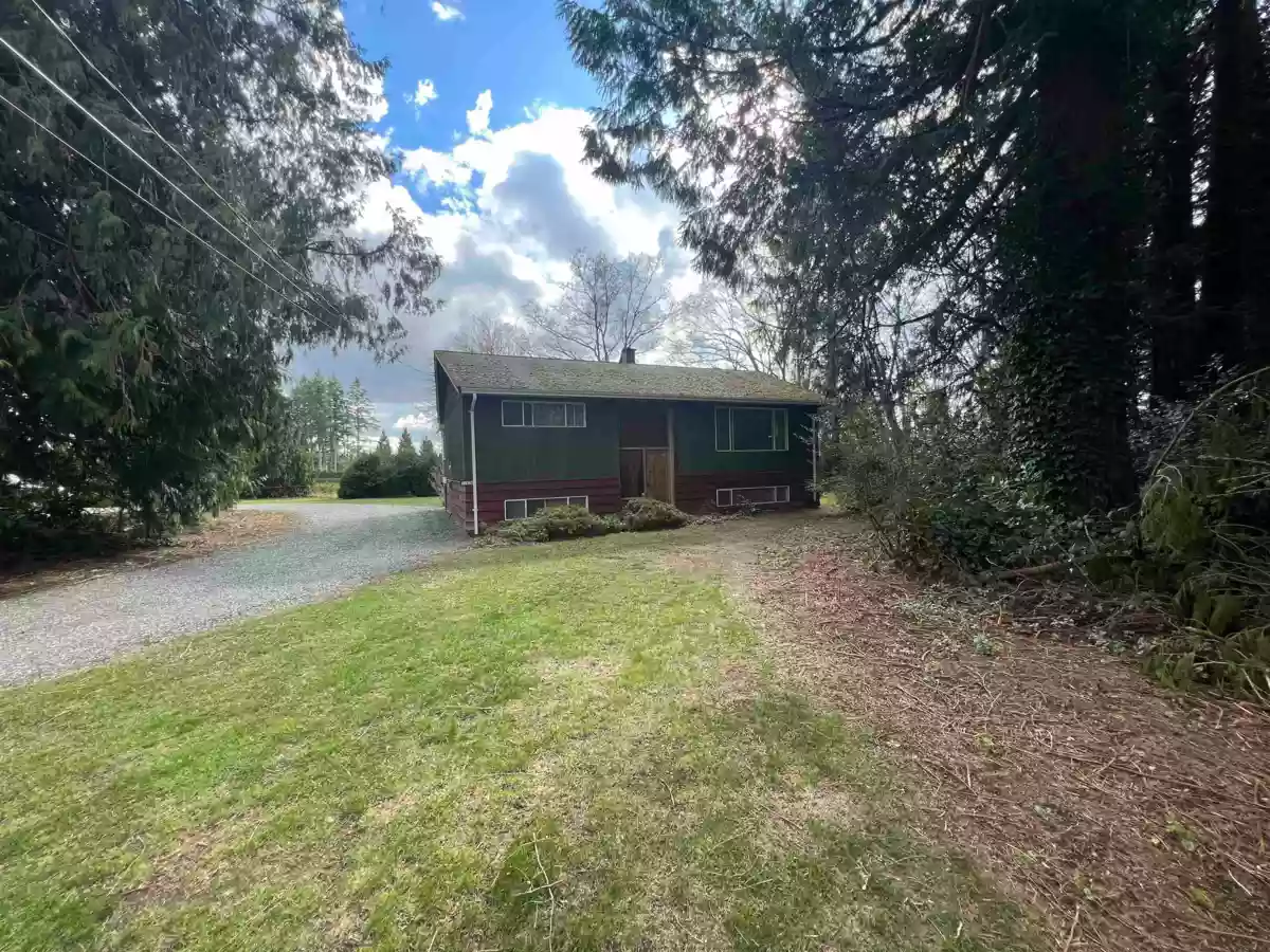 Living Room Photo of 23836 68 Avenue, Langley, BC