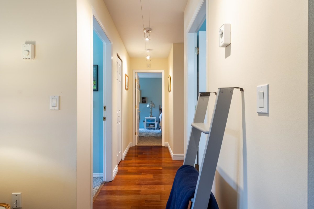 Office / Den Photo of 106 5768 Marine Way, Sechelt, BC