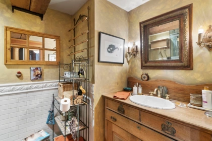 Mudroom Photo of 301 41 Alexander Street, Vancouver, BC