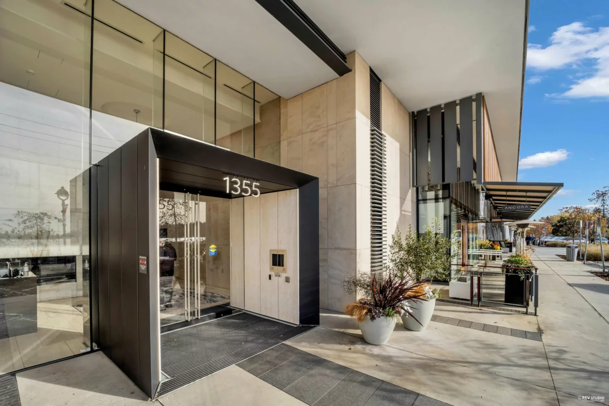 Exterior Front Photo of 601 1355 Bellevue Avenue, West Vancouver, BC