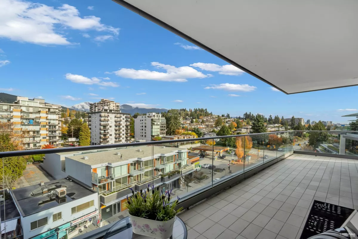 Outdoor Deck Photo of 601 1355 Bellevue Avenue, West Vancouver, BC