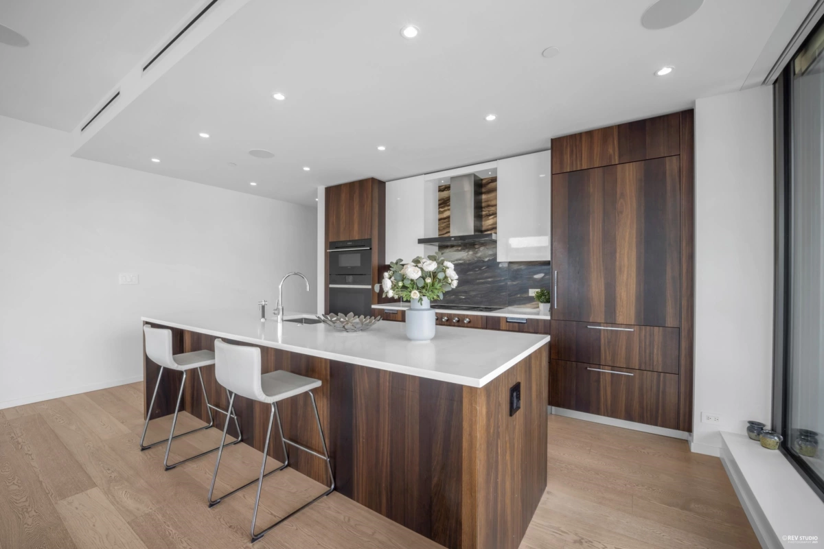 Pantry Photo of 601 1355 Bellevue Avenue, West Vancouver, BC