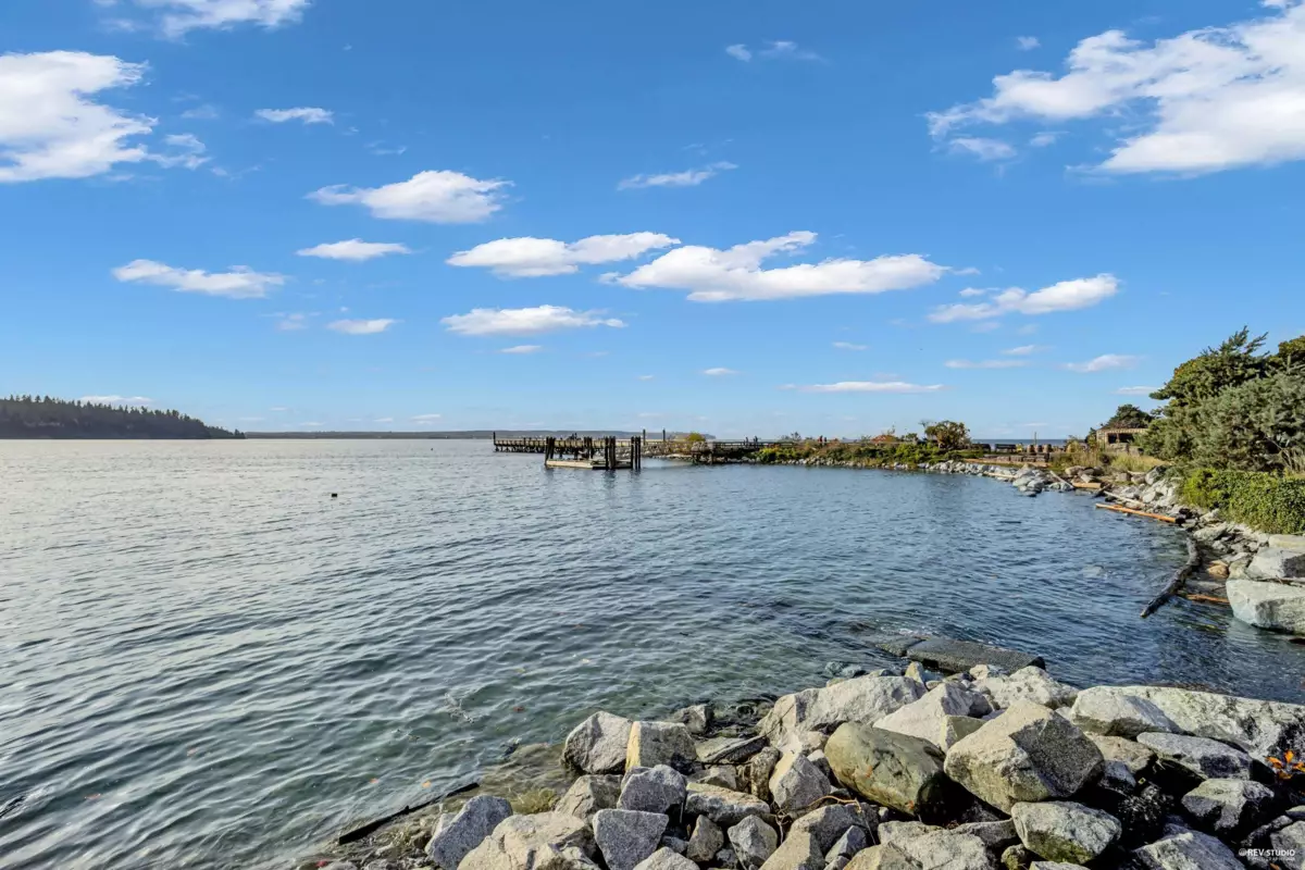 Playground / Recreational Area Near 601 1355 Bellevue Avenue, West Vancouver, BC