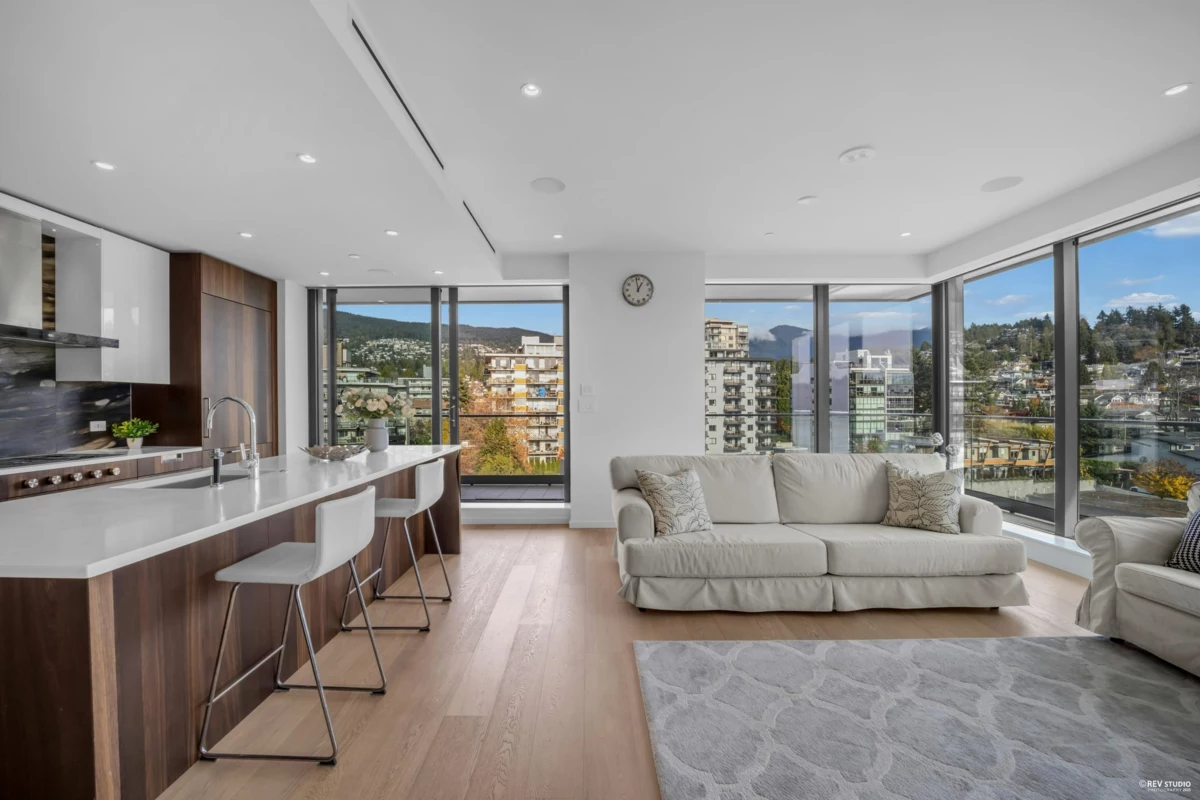 Powder Room Photo of 601 1355 Bellevue Avenue, West Vancouver, BC