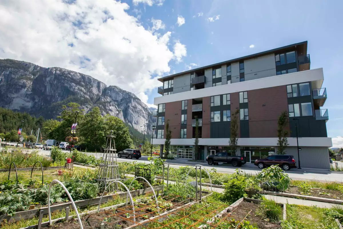 Breakfast Nook Photo of 314 37881 Cleveland Avenue, Squamish, BC