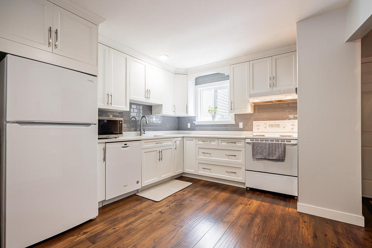 Breakfast Nook Photo of 131 13710 67 Avenue, Surrey, BC