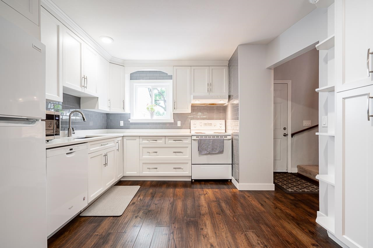 Kitchen Island Photo of 131 13710 67 Avenue, Surrey, BC