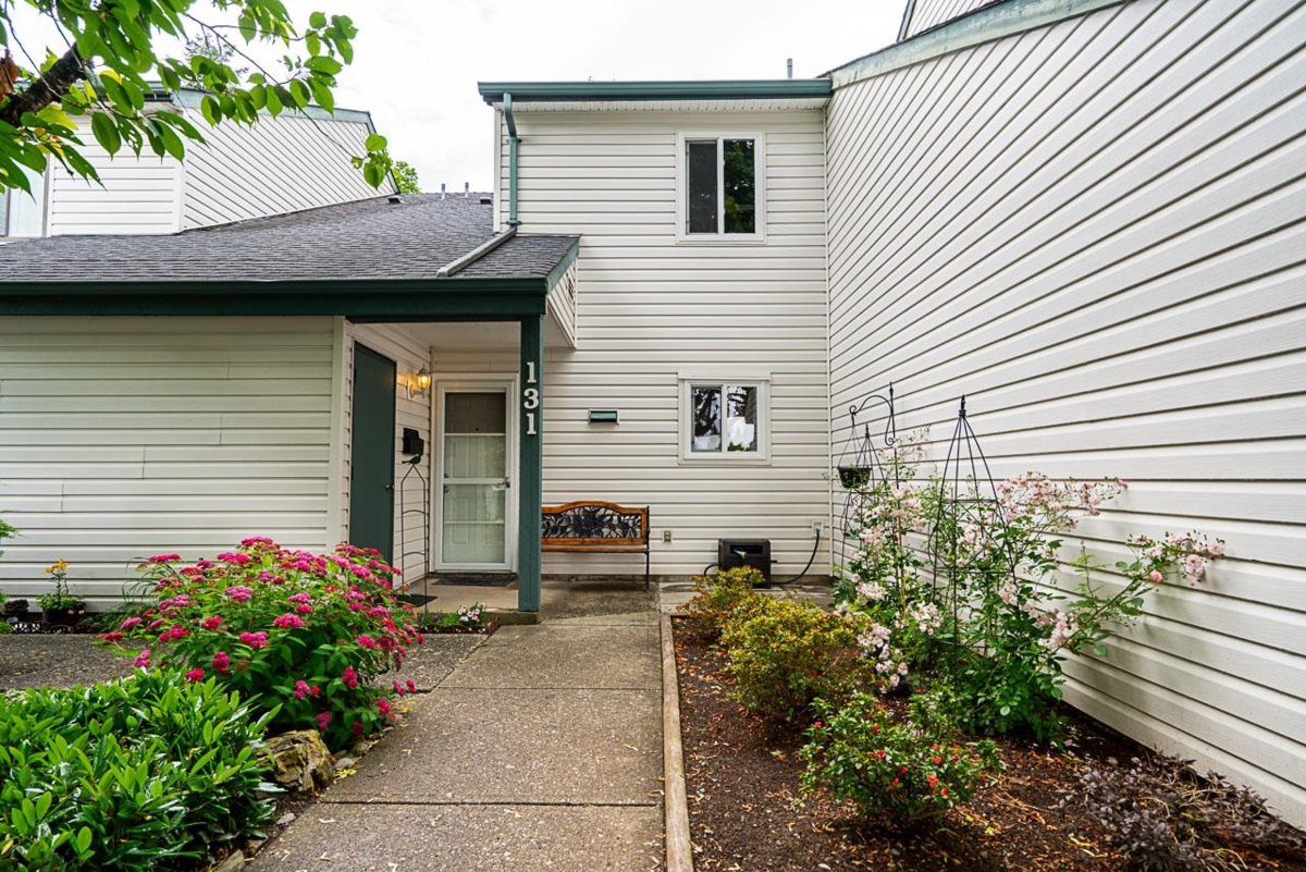 Living Room Photo of 131 13710 67 Avenue, Surrey, BC