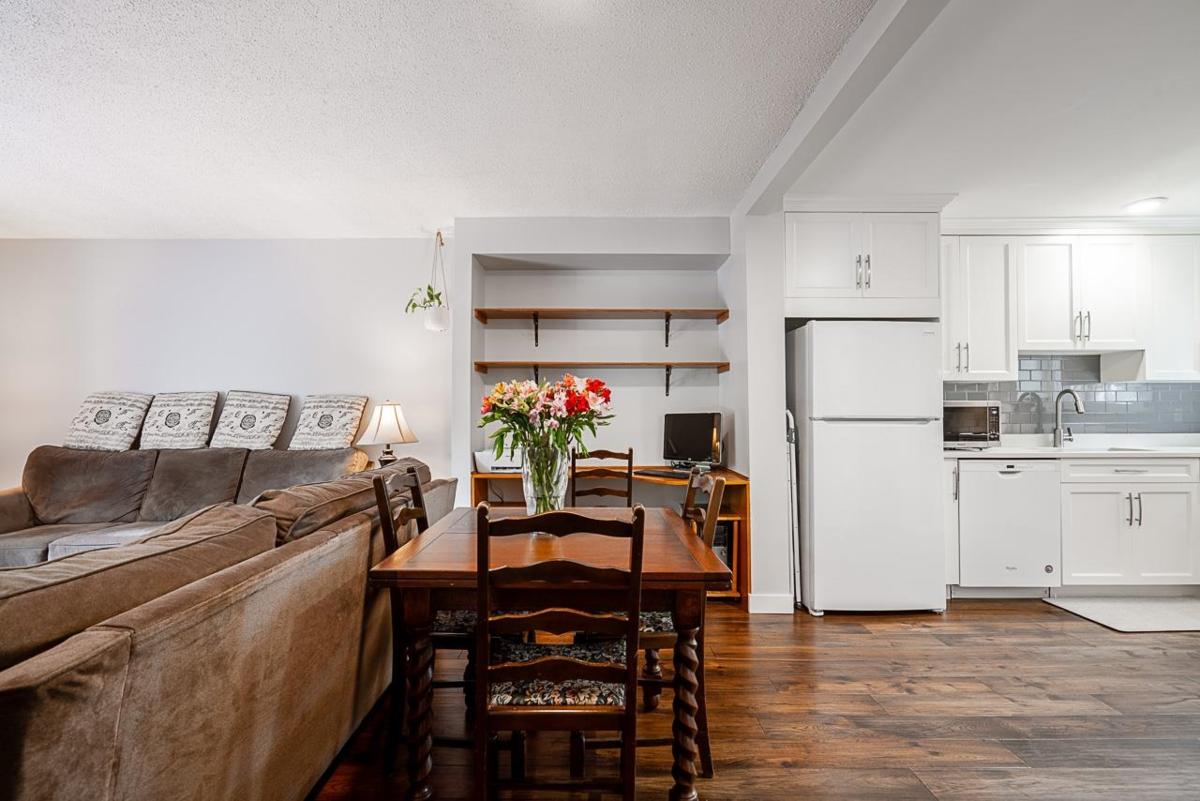 Walk-In Closet Photo of 131 13710 67 Avenue, Surrey, BC