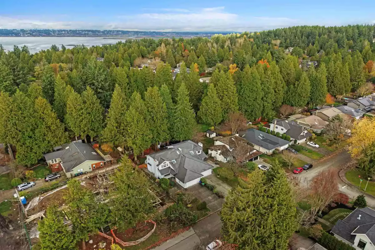 Fitness Center Photo Near 12507 24a Avenue, Surrey, BC