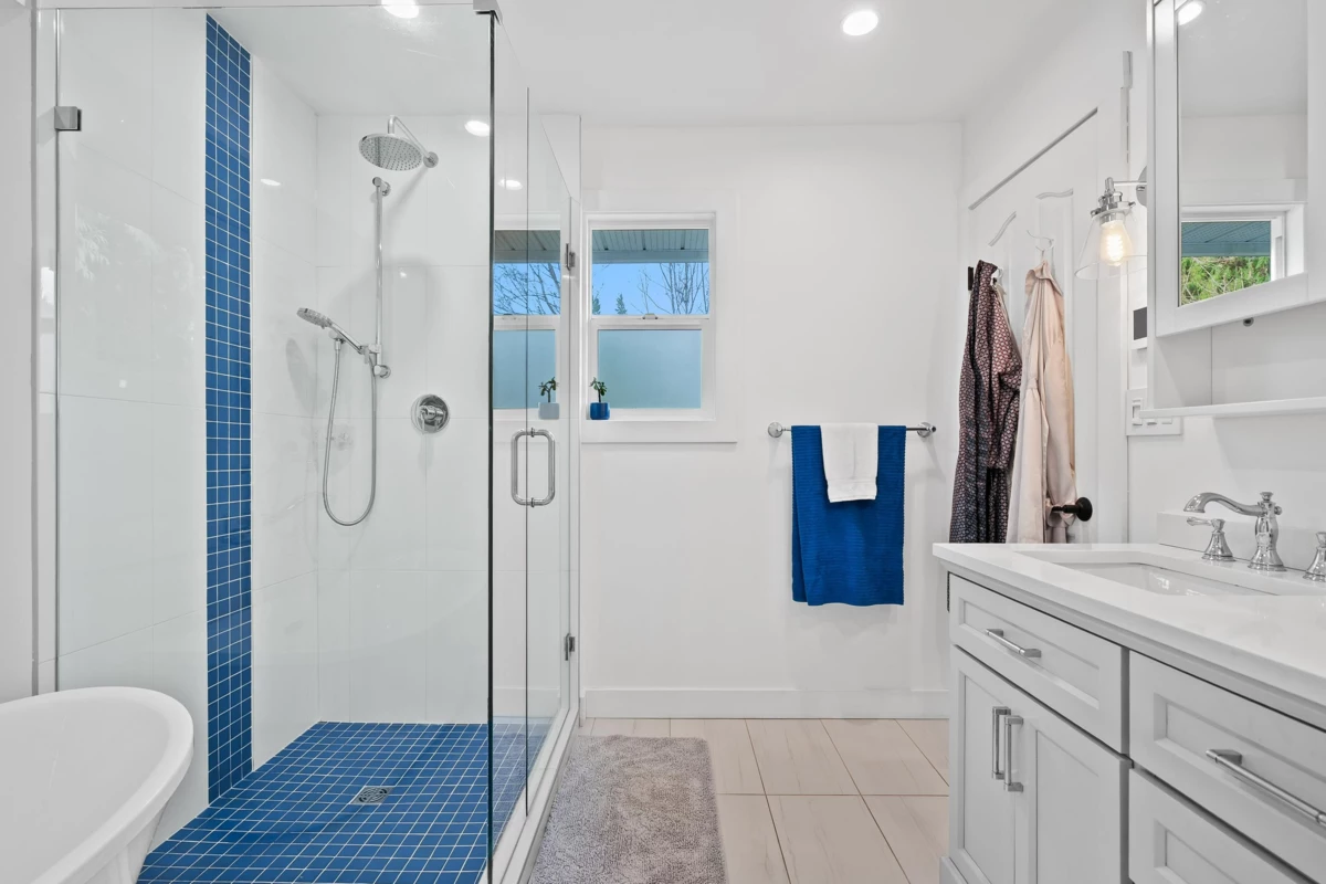 Garage Interior Photo of 12507 24a Avenue, Surrey, BC