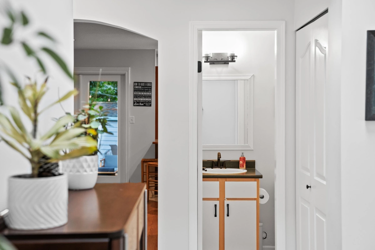 Guest Bathroom Photo of 12507 24a Avenue, Surrey, BC