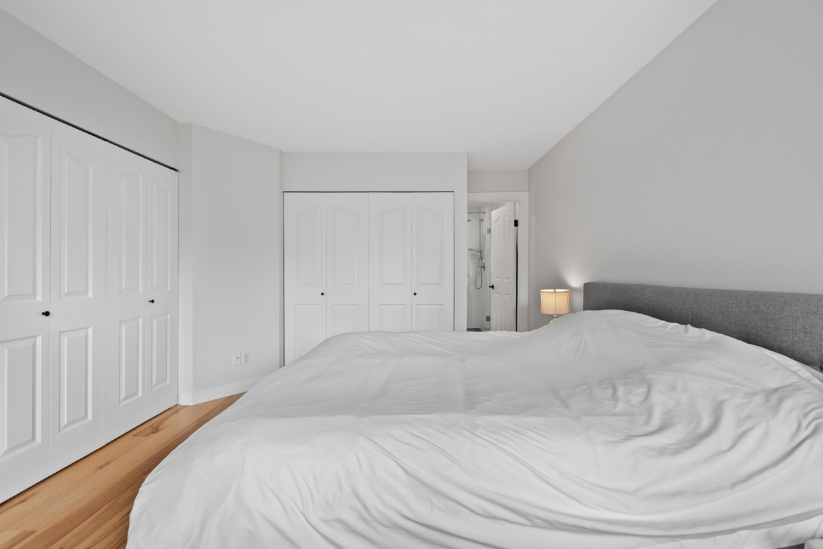 Hallway Photo of 12507 24a Avenue, Surrey, BC