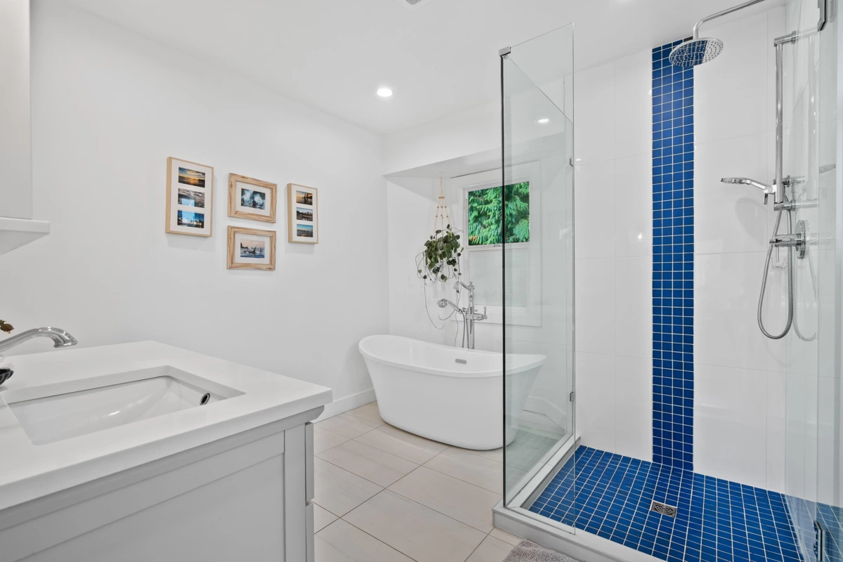 Staircase Photo of 12507 24a Avenue, Surrey, BC