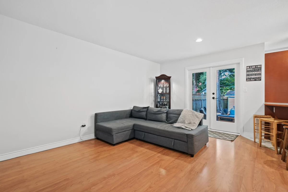 Walk-In Closet Photo of 12507 24a Avenue, Surrey, BC