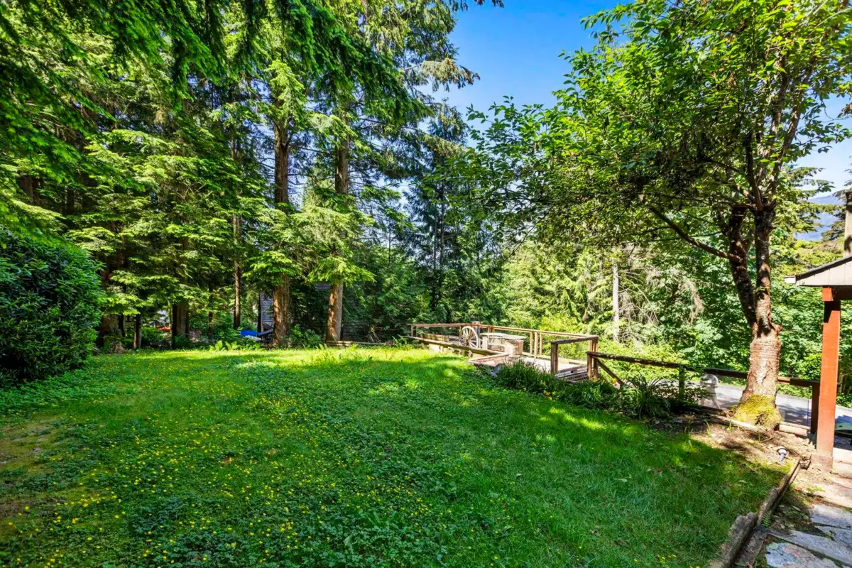 Basement Recreation Room Photo of 3456 Main Avenue, Belcarra, BC