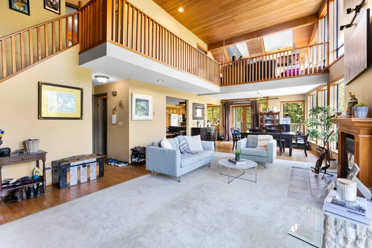 Breakfast Nook Photo of 3456 Main Avenue, Belcarra, BC