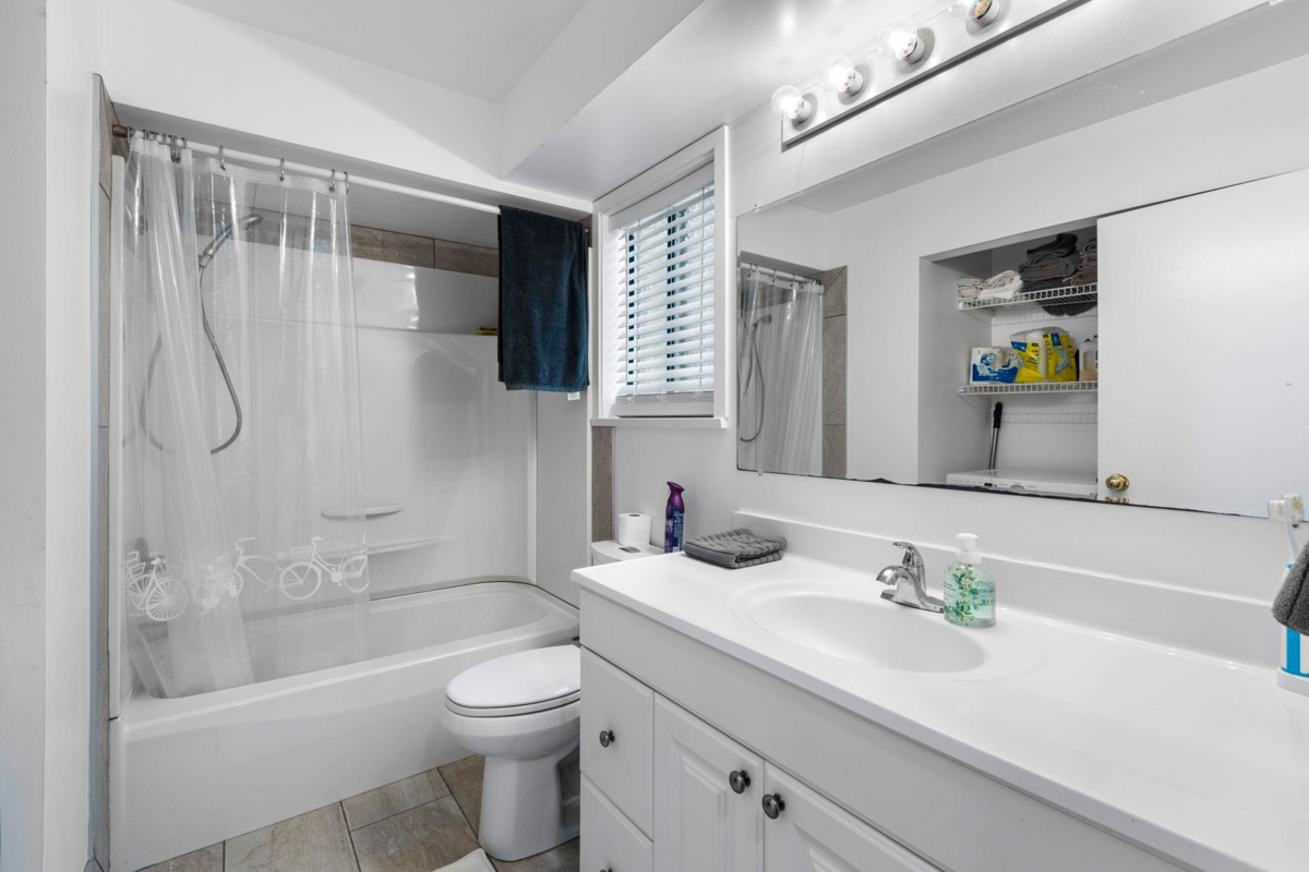 Guest Bathroom Photo of 3456 Main Avenue, Belcarra, BC