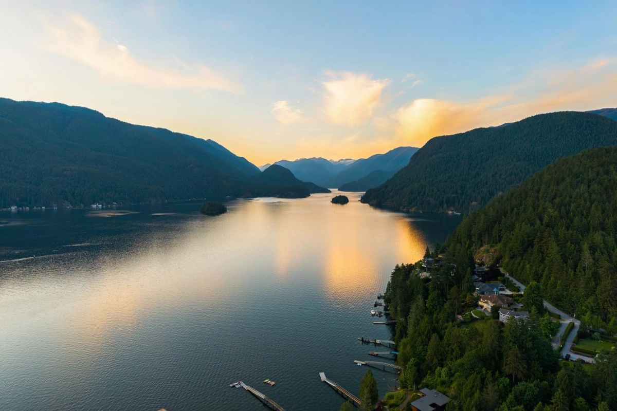 Mudroom Photo of 3456 Main Avenue, Belcarra, BC