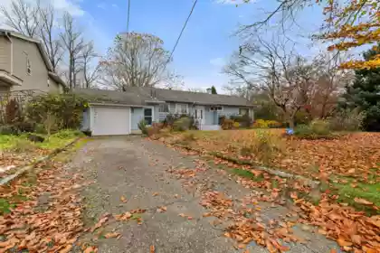 45883 Berkeley Avenue, Chilliwack, BC, Chilliwack — Single Family Residence for sale