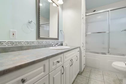 Guest Bathroom Photo of 45883 Berkeley Avenue, Chilliwack, BC