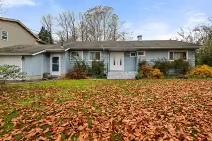 45883 Berkeley Avenue, Chilliwack, BC, Chilliwack — Single Family Residence for sale
