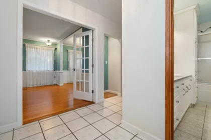 Primary Bathroom Photo of 45883 Berkeley Avenue, Chilliwack, BC
