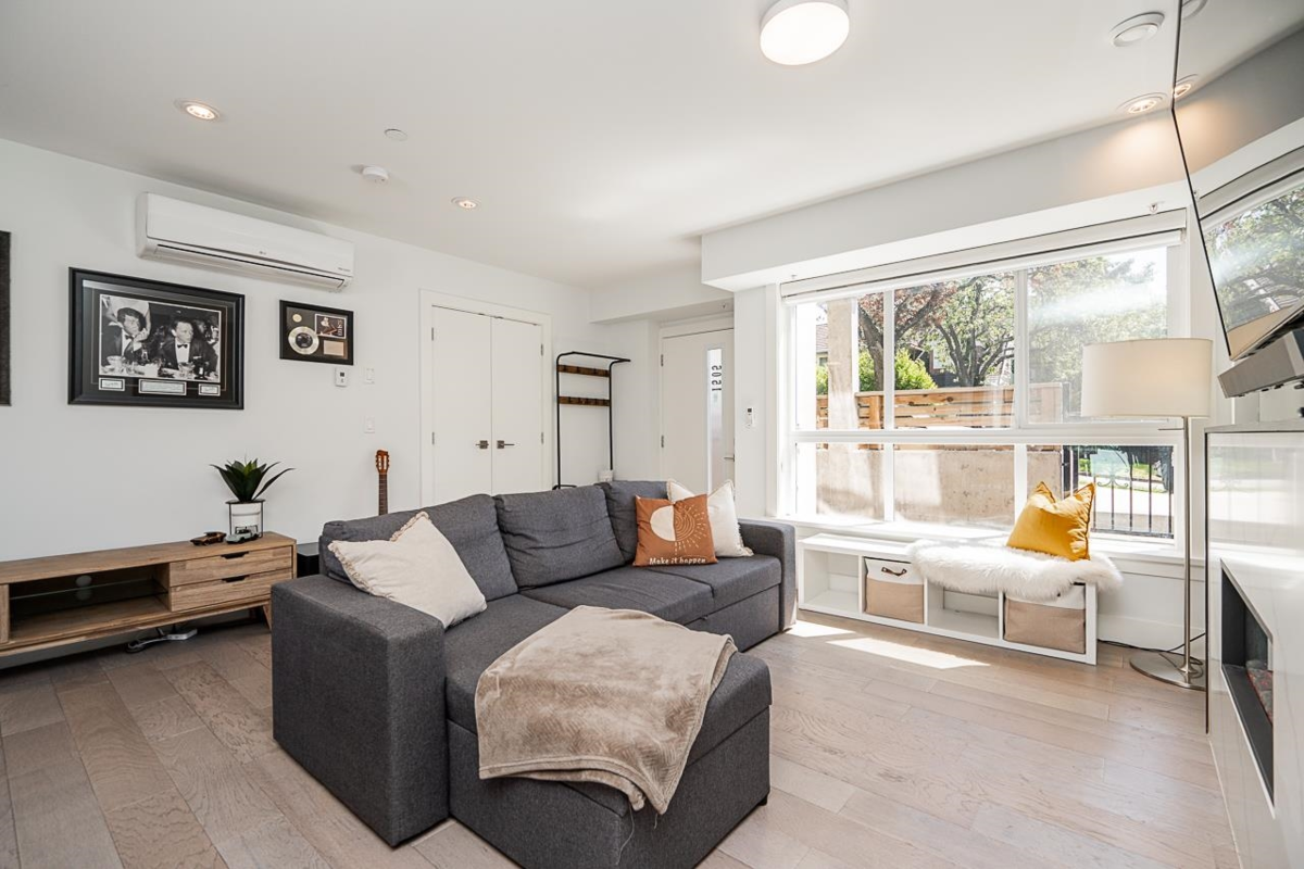 Dining Area Photo of 1505 W 60th Avenue, Vancouver, BC