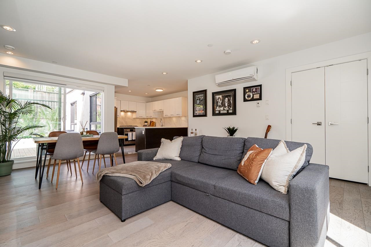 Living Room Photo of 1505 W 60th Avenue, Vancouver, BC