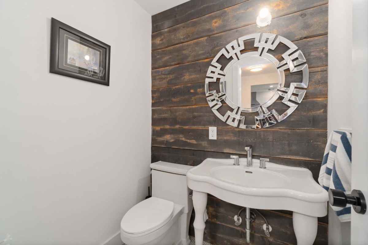 Breakfast Nook Photo of 660 Gatensbury Street, Coquitlam, BC