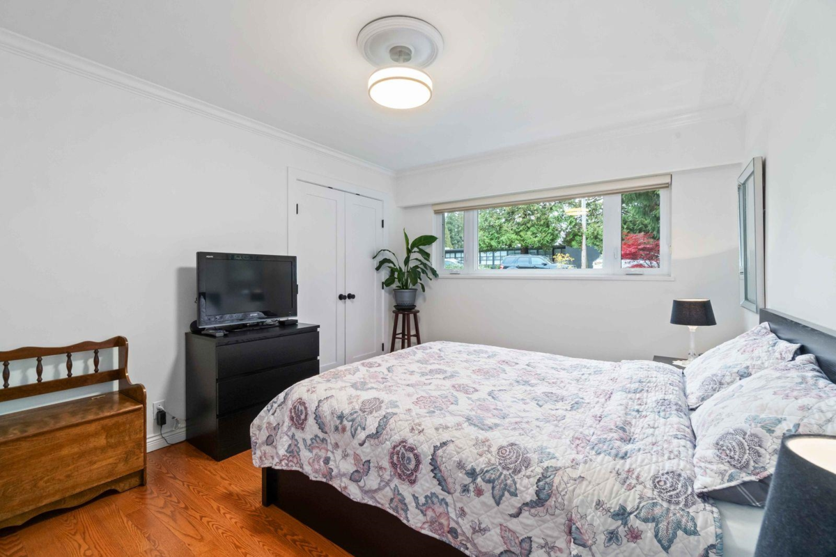 Hot Tub / Spa Photo of 660 Gatensbury Street, Coquitlam, BC