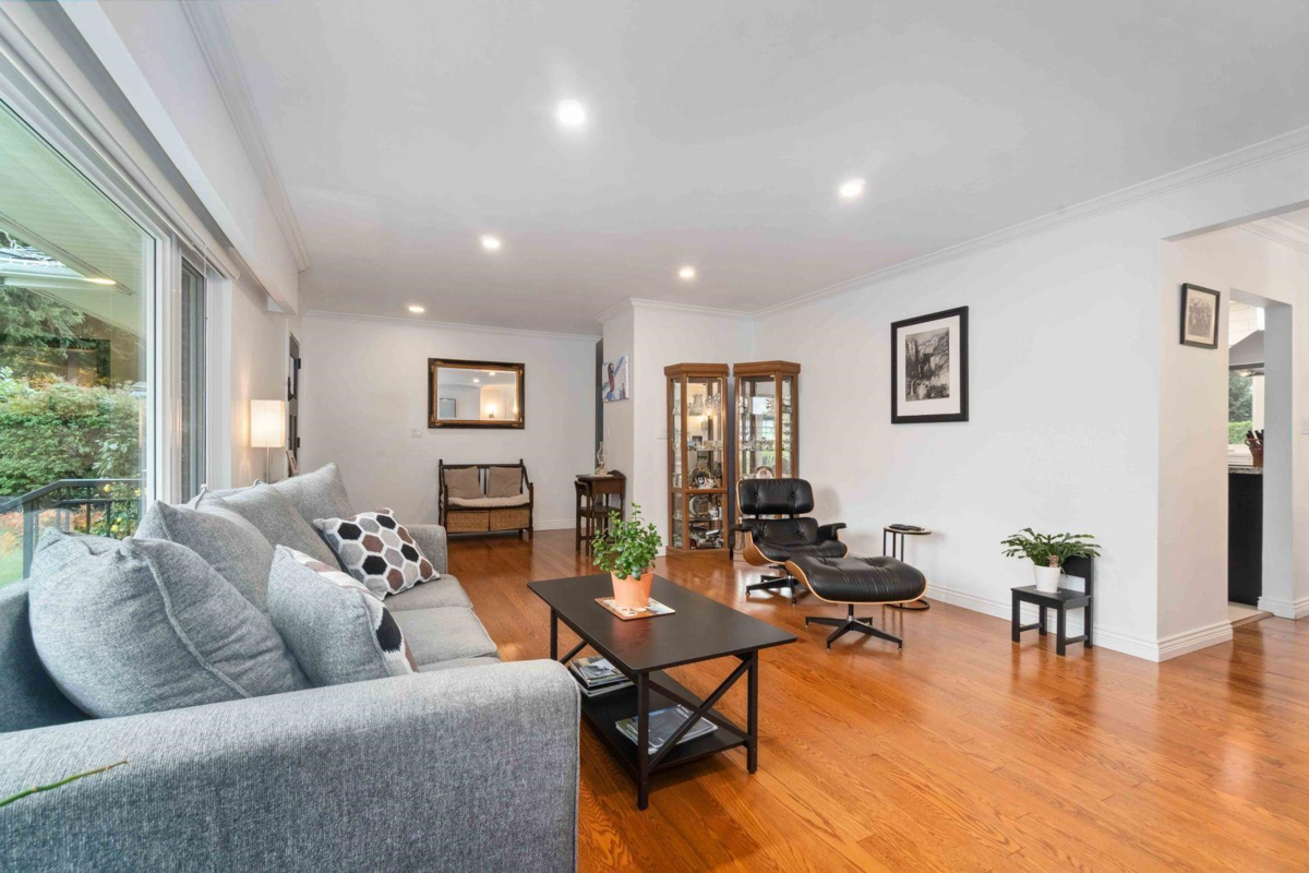 Kitchen Island Photo of 660 Gatensbury Street, Coquitlam, BC