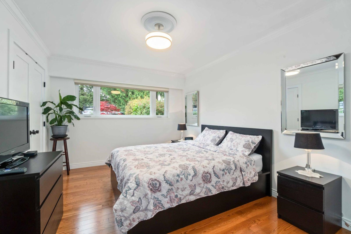 Powder Room Photo of 660 Gatensbury Street, Coquitlam, BC
