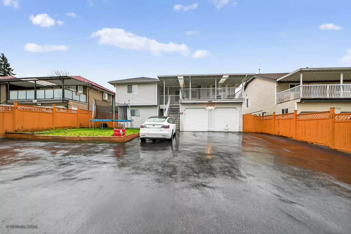 Garden / Landscaping Photo of 12369 64 Avenue, Surrey, BC