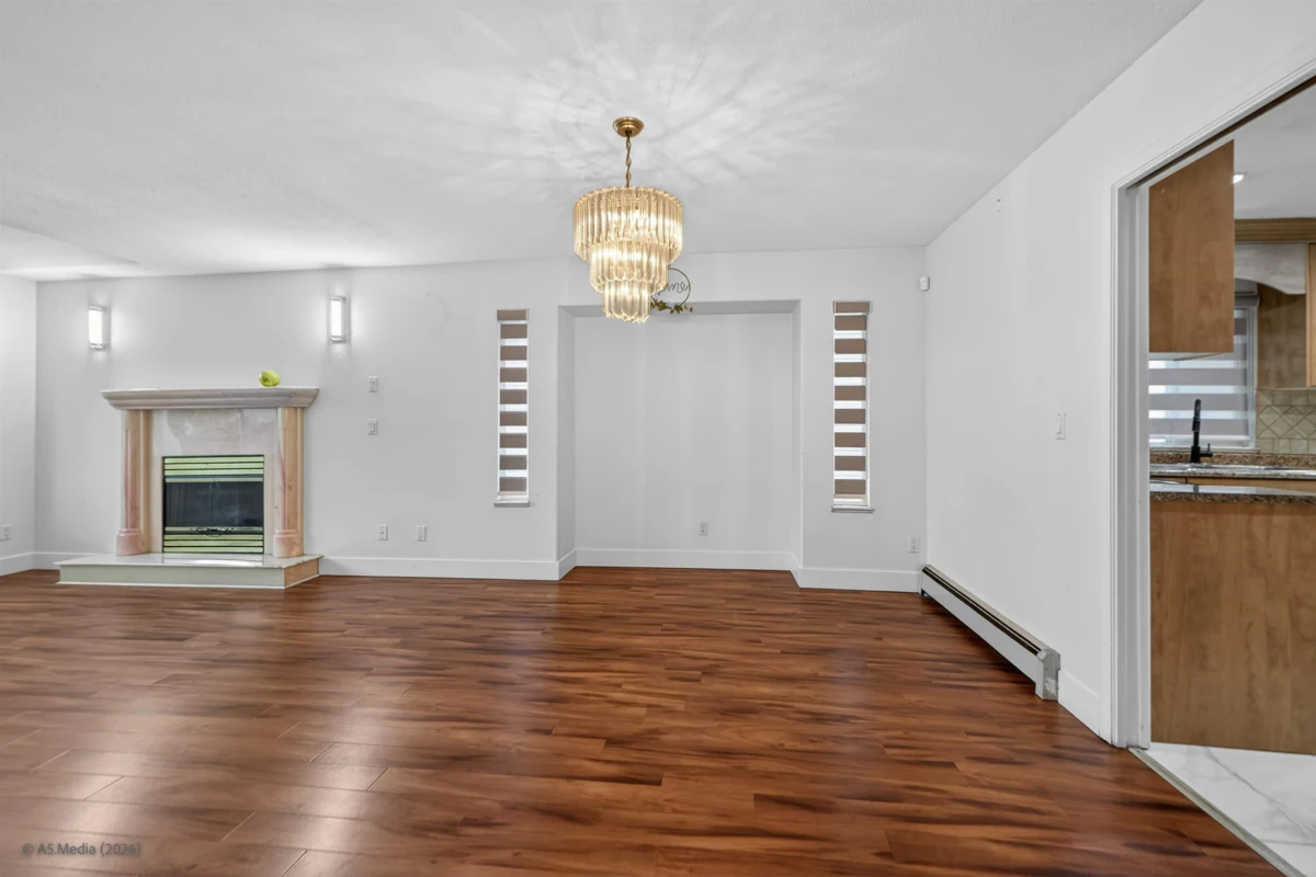 Kitchen Photo of 12369 64 Avenue, Surrey, BC