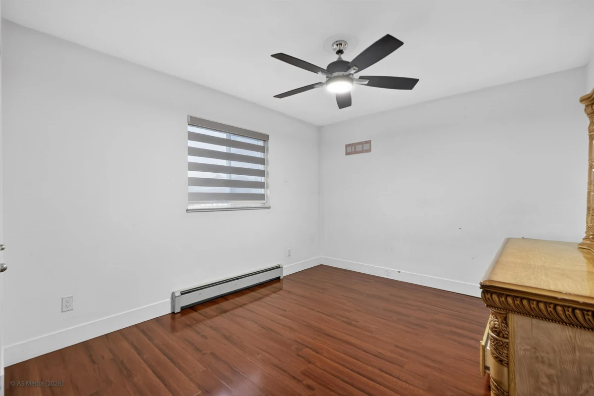 Laundry Room Photo of 12369 64 Avenue, Surrey, BC