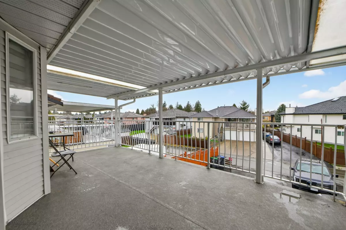 Mudroom Photo of 12369 64 Avenue, Surrey, BC