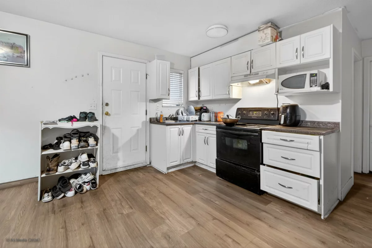 Staircase Photo of 12369 64 Avenue, Surrey, BC